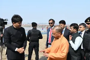 महाकुंभ में भगदड़ स्थल पर पहुंचे सीएम योगी, अफसरों से ली जानकारी