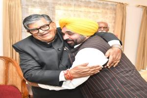 सीएम मान बजट सत्र के दौरान राज्यपाल से कर रहे हैं मुलाकात 