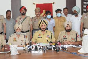 पंजाब पुलिस द्वारा अंतरराष्ट्रीय नारको तस्करी गिरोह का पर्दाफाश; 10.2 किलोग्राम हेरोइन सहित 3 काबू
