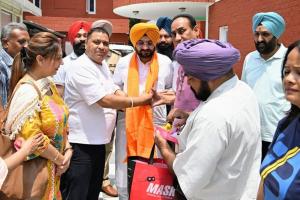 आप सरकार का बड़ा कदम: जिला परिषद के अधीन ग्रामीण डिस्पेंसरियों में काम कर रहे कर्मचारियों का थामा हाथ