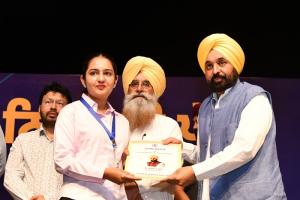 मुख्यमंत्री ने नव-नियुक्त युवाओं से भ्रष्टाचार और नशे के खिलाफ युद्ध में सिपाही बनने का किया आह्वान