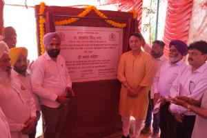 कैबिनेट मंत्री अमन अरोड़ा द्वारा नागरा और संघरेड़ी गांवों को नहरी पानी से जोड़ने के कार्य का शुभारंभ