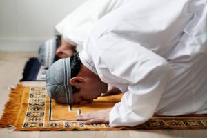  पाकिस्तान के 7 शहरों में इन मुसलमानों को नमाज पढ़ने से रोका, कुर्बानी भी नहीं देने दी, मस्जिद सील