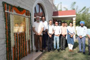 लाल चंद कटारूचक्क द्वारा पल्लनपुर में नवीनीकृत इंसपैकशन हट का उदघाटन