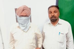 भ्रष्टाचार के विरुद्ध ज़ीरो सहनशीलता: विजीलैंस ब्यूरो द्वारा एस. डी. एम. का स्टेनो 24 लाख रुपए नकदी सहित काबू