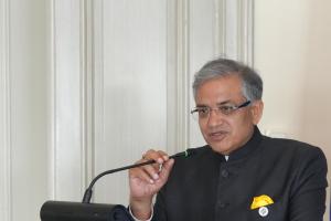 मतदाता फोटो पहचान पत्रों की डिलीवरी तेज़ी से करेगा भारतीय चुनाव आयोग