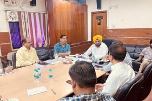 हरभजन सिंह ई. टी. ओ. द्वारा लोक निर्माण विभाग के अधिकारियों को स्टडी टूर पर विदेश भेजने के लिए प्रस्ताव तैयार करने के हुक्म