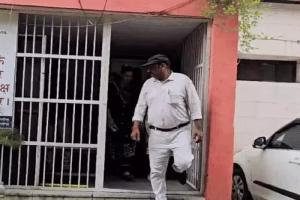 थाने में ही 60 की रिश्वत लेती पकड़ी गई महिला SI , रेप की FIR कैंसिल करने के बदले मांगी थी रिश्वत 