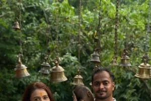 बेटे और मुस्लिम पति संग कामाख्या देवी मंदिर पहुंचीं देवोलीना भट्टाचार्जी, शेयर की दर्शन की तस्वीरें