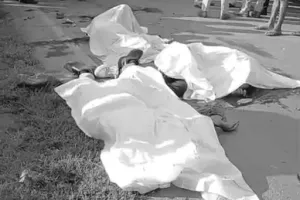 2 स्टूडेंट पटना रेफर, एग्जाम देकर हास्टल से घर लौट रहे थे; खड़े ट्रक में जा घुसा आटो