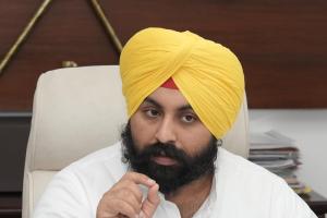 गुरदासपुर स्टेट यूनिवर्सिटी में विद्यार्थियों को भविष्य के लिए तैयार करने हेतु आधुनिक कोर्स शुरू किए जाएंगे: हरजोत बैंसft: Add Your Title