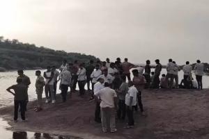 पिकनिक मनाने गए डेंटिस्ट की झरने में डूबने से मौत