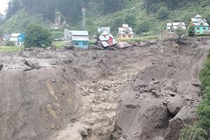 किश्तवाड़ में बादल फटा, 12 लोगों के शव मिले, रेस्क्यू जारी