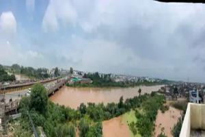 अंबाला में टांगरी नदी ओवरफ्लो,17 रिहायशी क्षेत्रों में घुसा पानी