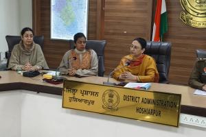 चुनाव पर्यवेक्षक कंवल प्रीत बराड़ की ओर से जिला परिषद व पंचायत समिति चुनावों की तैयारियों का जायजा