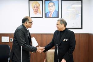 कैबिनेट मंत्री संजीव अरोड़ा ने पंजाब राज्य बिजली नियामक आयोग के नव-नियुक्त सदस्य को शपथ दिलाई