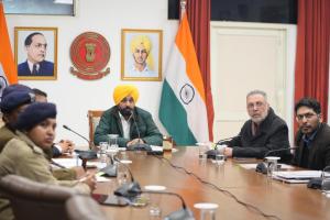 मुख्यमंत्री भगवंत सिंह मान द्वारा ‘युद्ध नशों  विरुद्ध’ के दूसरे चरण की प्रगति की समीक्षा; कहा—यह चरण नशों के खतरे की जड़ पर बड़ा प्रहार करेगा