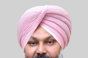  कलानौर का गुरकीरत सिंह श्मशानघाट से नशे सहित किया काबू, बड़े कांग्रेसी नेताओं के साथ तस्वीरें आईं सामने: हरपाल चीमा 