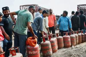 एलपीजी संकट का हाहाकार: दिल्ली में सुलगते चूल्हे, मध्य प्रदेश में ठप बुकिंग और पंजाब की कतार में टूटी सांसें