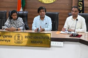 विधायक जिंपा ने सड़कों के पैच वर्क और निर्माण कार्यों में तेजी लाने के दिए निर्देश