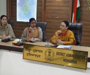 चुनाव पर्यवेक्षक कंवल प्रीत बराड़ की ओर से जिला परिषद व पंचायत समिति चुनावों की तैयारियों का जायजा