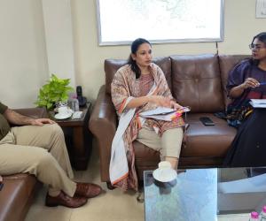 एस.ए.एस. नगर में नियुक्त पंचायत समिति चुनावों के चुनाव पर्यवेक्षक द्वारा डी.सी., एस.एस.पी. और अन्य अधिकारियों के साथ बैठक